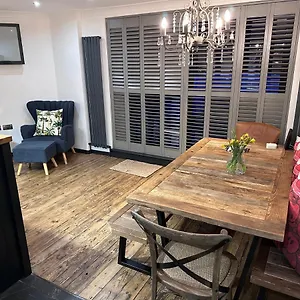 •mangohauslondon• •airconditioned•garden•fire Pit• Apartment London